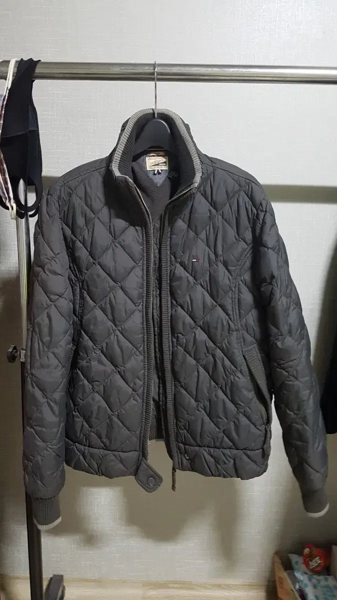 택포 95 SIZE A급 타미힐피거 TOMMY HILFIGER 퀼팅 패딩